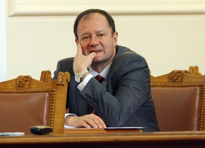 Миков информира депутатите за побоя над областен координатор на Атака 
