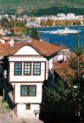Според сърбите България била копирала пиратски любимите им къщи в Охрид
