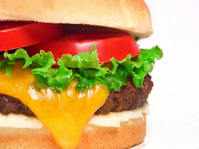 Майстор готвач изяде 9-килограмов хамбургер