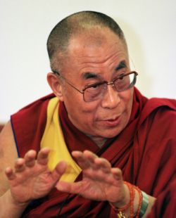 Далай Лама спира борбата за автономия на Тибет