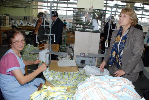 Масларова чу проблемите на шивачките в Хасково