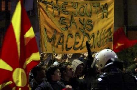 Сам Вакнин: Македонците обичат само тези, които им казват колко са велики