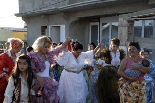 ДПС в Пазарджик вещае етнически взрив за забранени сватби