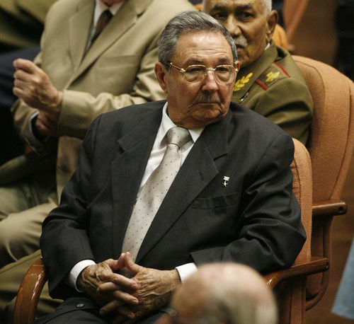 Раул Кастро пропя на китайски