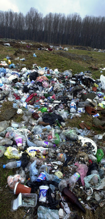 Откриха медицински отпадъци край Дряново