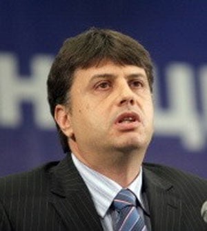 Голямото, безумно и лошо управление е позор за България