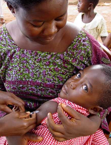 Ваксина против малария дава успех в 65% от случаите