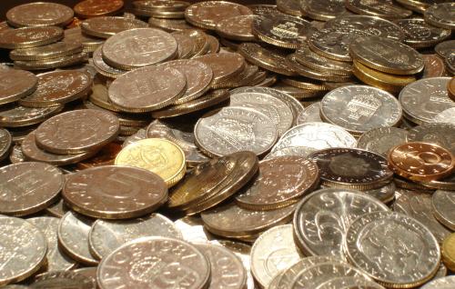 Нумизмат сече фалшиви монети, не се различават от истинските 