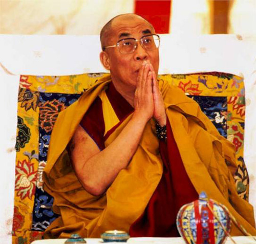 Далай Лама в болница с болки в ръката