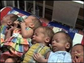 Майката на осемте близнаци иска $ 2 млн. от Опра Уинфри