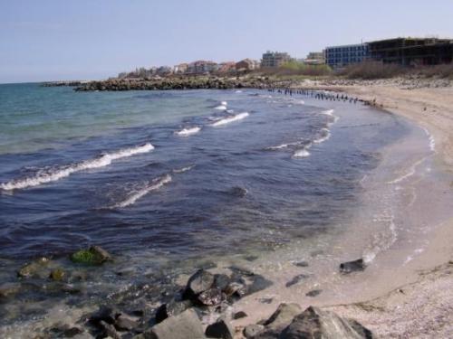 Труп на удавник е изплувал на плажа край Варна
