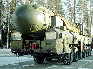Обама предлага на Русия съкращаване на ядрените оръжия с 80 %