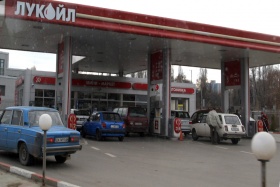 „Лукойл” вдигна цените на бензина и пропан-бутана