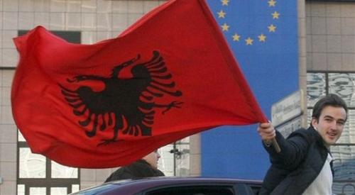 Една година независимо Косово: Фактор за сигурността и мира в региона