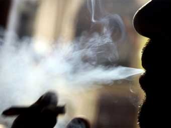 Вдовица на пушач осъди Philip Morris за 8 млн. долара