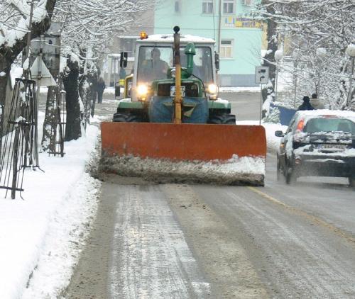 Над 160 машини се борят със снега в Пловдивска област