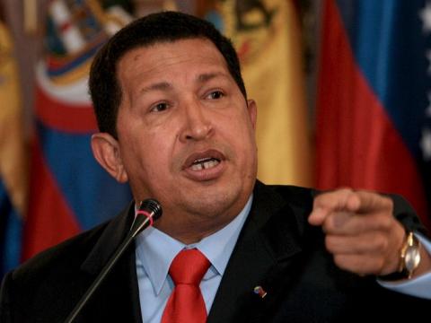 Болно гърло затваря устата на Чавес