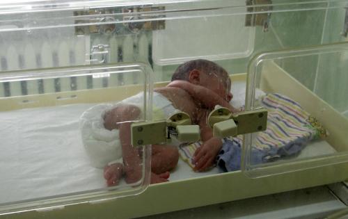 Бебе на 100 дни открито в кръв 