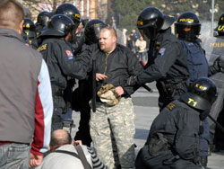 Чехия арестува украинци, експлоатирали работници от Румъния и България