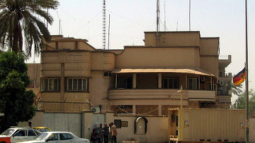 Експлозия пред германското посолство в Багдад, има жертви