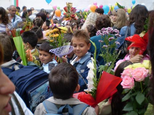 94 семейства с ученици бегълци без помощи в Ловешко