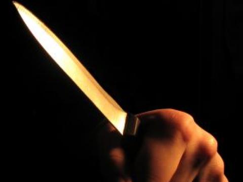 Намушкаха младеж с нож при сбиване в София