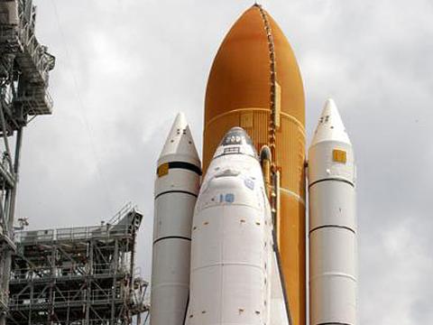 НАСА отложи изстрелването на совалката “Дискавъри”