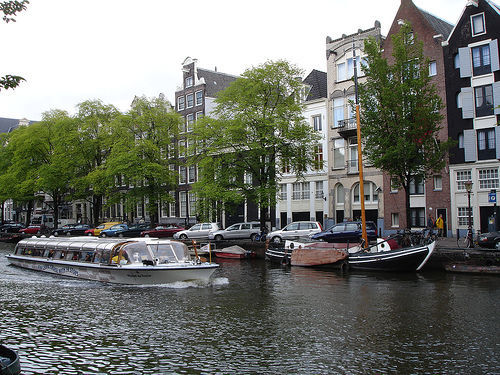Серия от терористични актове предотвратени в Амстердам