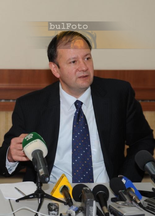Миков:  Няма да се уволняват неудобните в МВР 