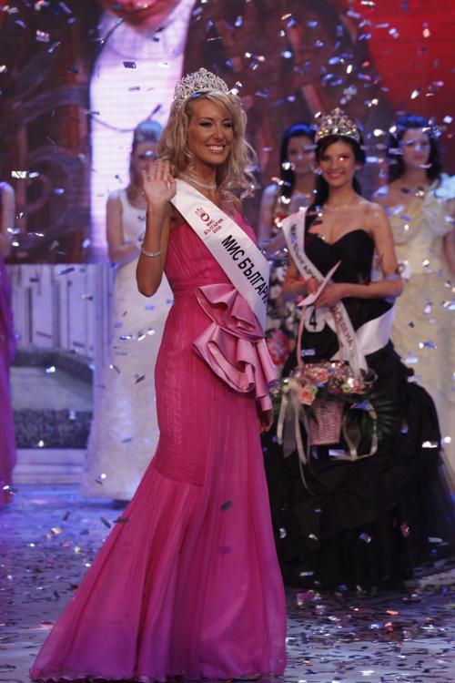 Розовото донесе щастие на новата Мис България