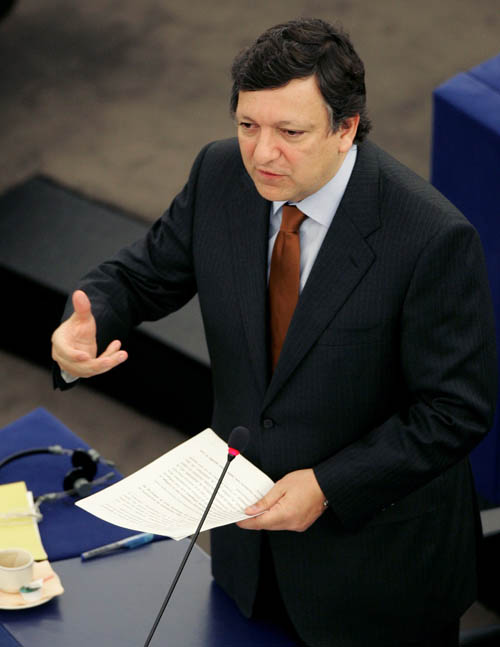Братът на Барозу забравил лична карта у нас 