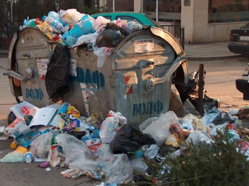 Софиянци гледат кофите за боклук в нета 