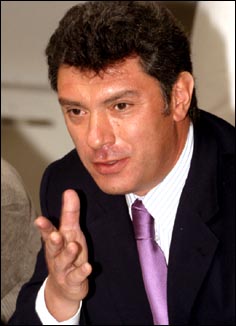 Плиснаха амоняк в лицето на Борис Немцов