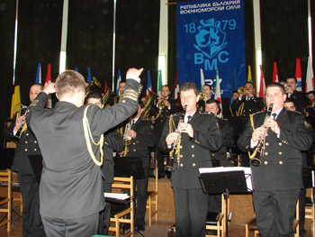 Духови оркестри ще свирят в неделя в чест на НАТО