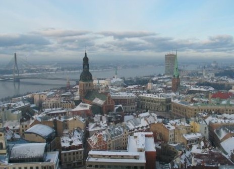 Латвийското правителство ще намали министерските заплати с 20%