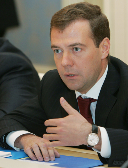 Медведев: Предприетите антикризисни мерки в Русия са достатъчни