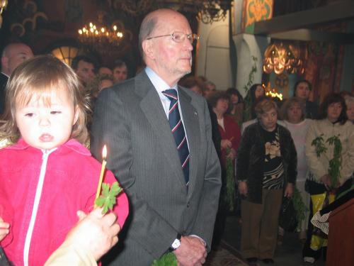 Сакскобургготски се черкува в Ловеч на Цветница