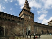 Виктория Бекъм се цели в замък в Милано
