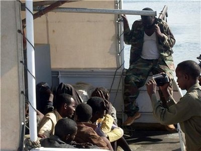 Сомалийските пирати заплашват САЩ и Франция с отмъщение
