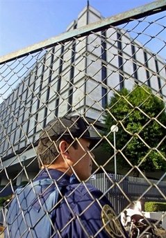 Посолството на САЩ в Мексико спря издаването на визи
