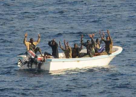 Руски боен кораб залови лодка със сомалийски пирати