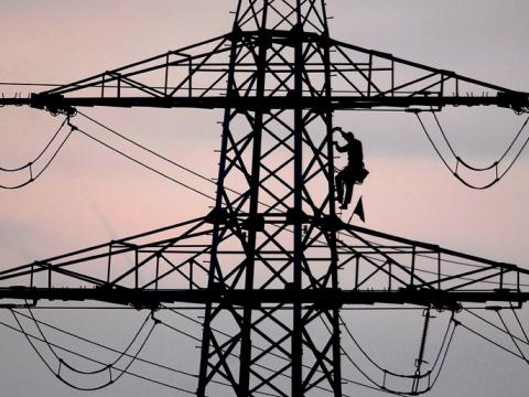ДКЕВР няма да пипа цената на тока за промишлеността