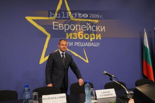 Станишев готов на коалиция с ГЕРБ в името на националните интереси