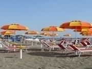 Пускат купони за сладолед на италианските плажове