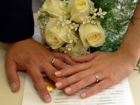 Въвежда се брачен договор 

