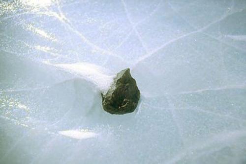 Метеорит падна върху германски тийнейджър