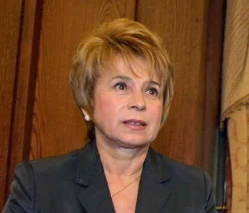 Масларова иска увеличение на минималната заплата 