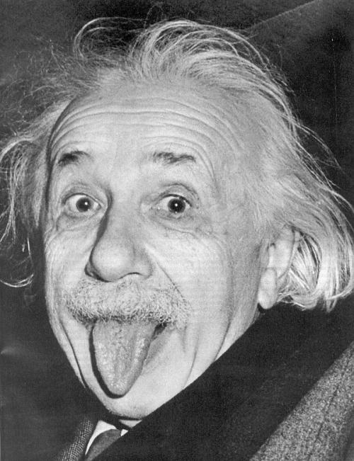 Снимка на изплезения Айнщайн продадена за 74 хил. долара