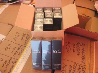 Голямо количество контрабандни парфюми задържаха в Русе