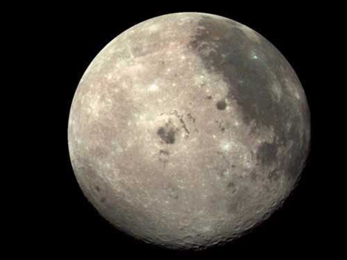 НАСА изведе в лунна орбита два безпилотни апарата